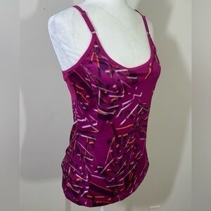 Fila sz med athleisure top in raspberries with an abstract print tank style
